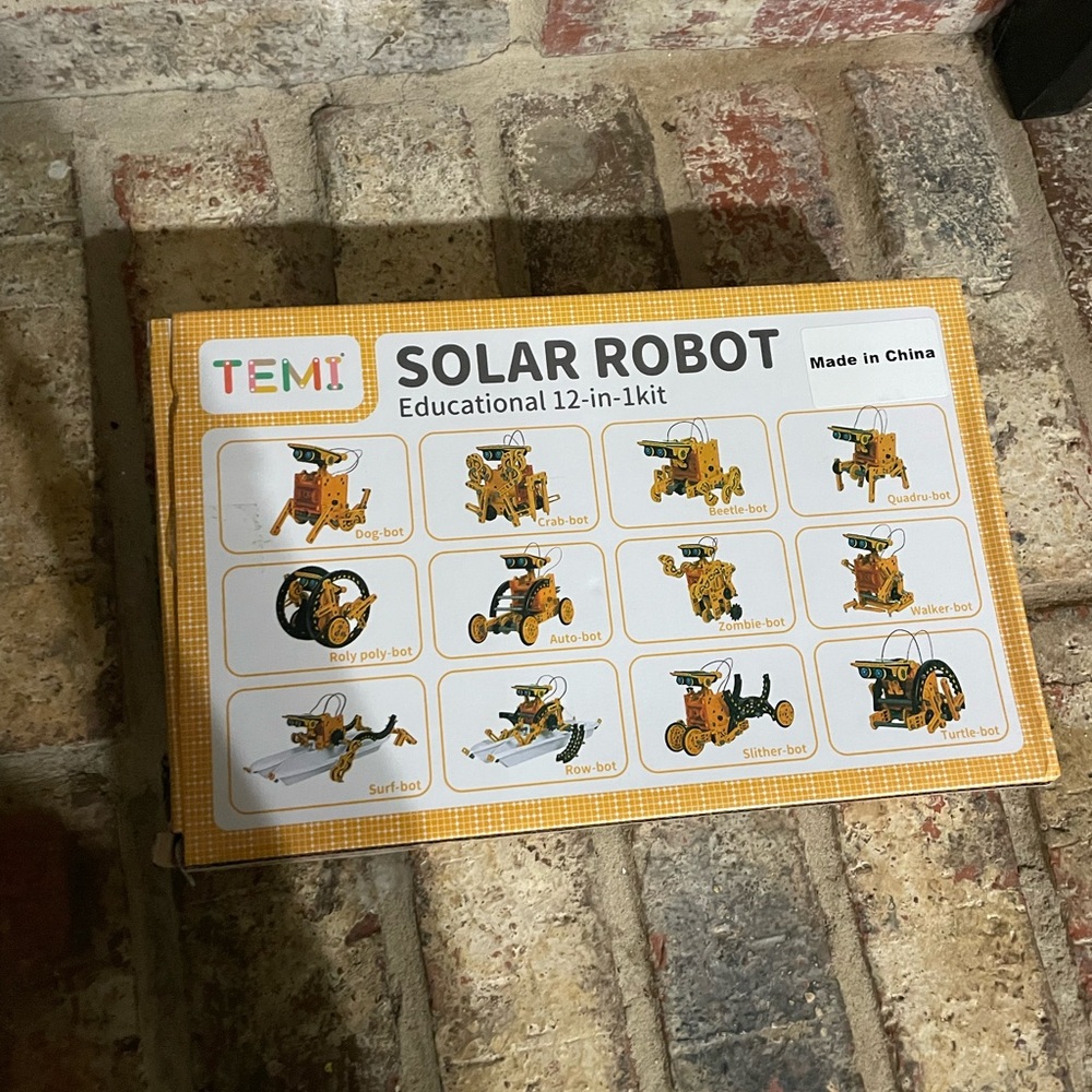 Solar Robot Kit - Picture 2 of 3